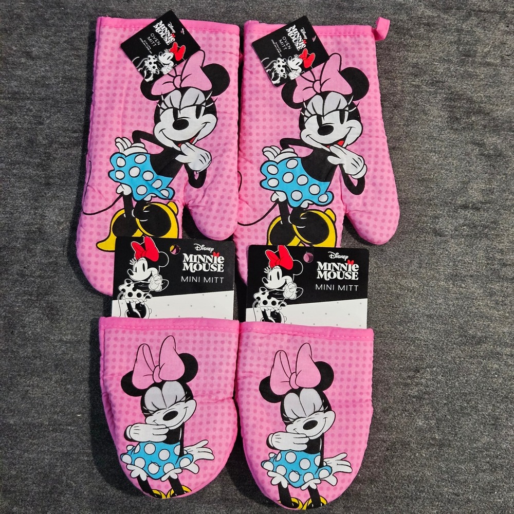 Disney Minnie Mouse Pink Polka Dot Oven Mitt and Mini Mitt Set 4pc NWT